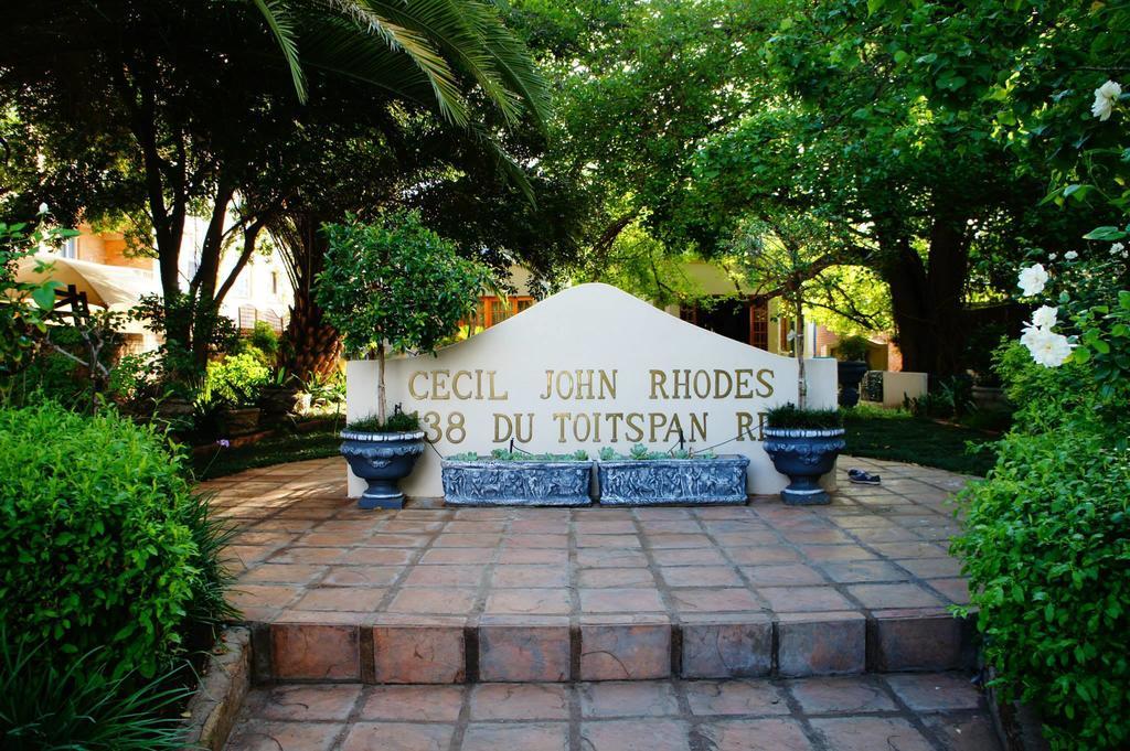 Cecil John Rhodes *